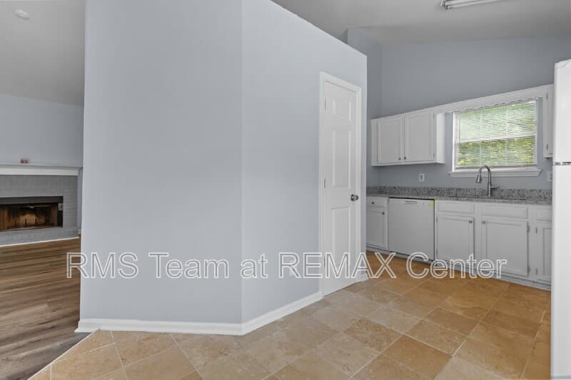 Decatur House: 2262 Cobb Creek Dr