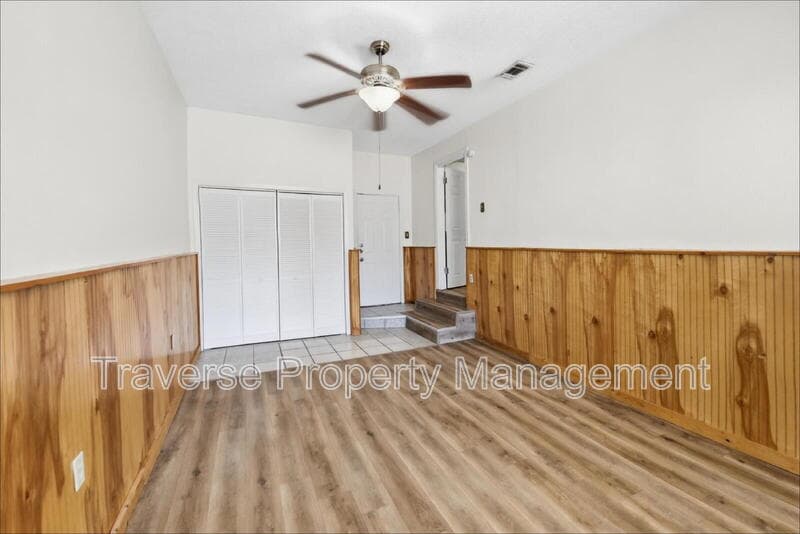 Haltom City House: 5025 Catalpa St
