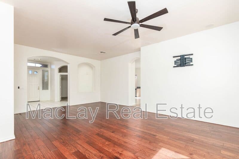 Chandler House: 3820 S Barberry Pl