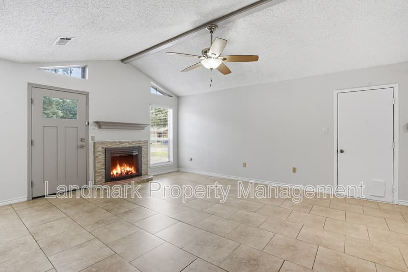 Mansfield House: 1122 Hidden Creek Drive