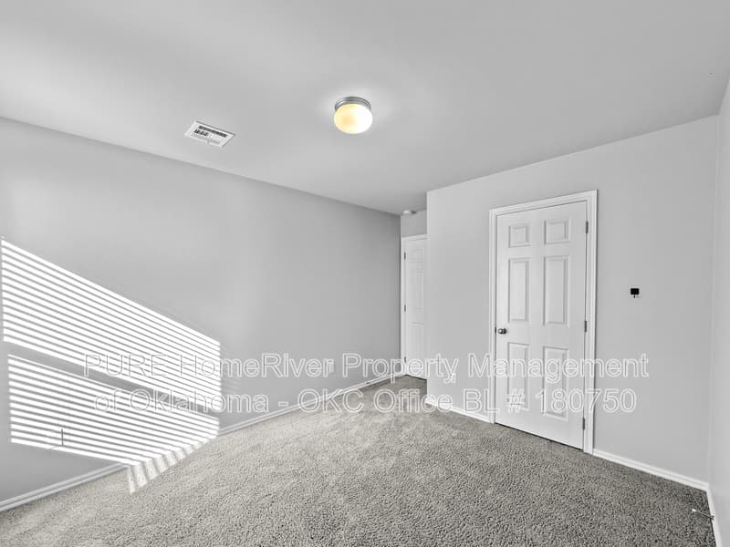 Noble House: 1504 Sandstone
