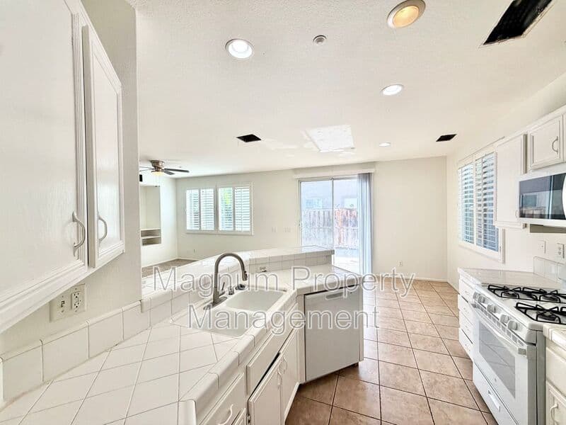 Riverside House: 11324 Riverleaf Dr