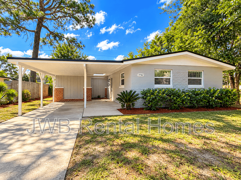 Jacksonville House: 7742 Kershaw Dr S