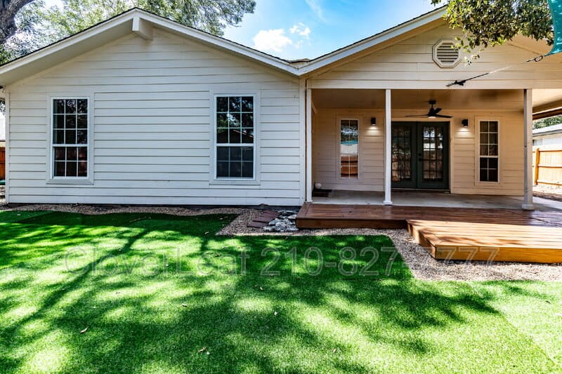 San Antonio House: 13022 El Marro St