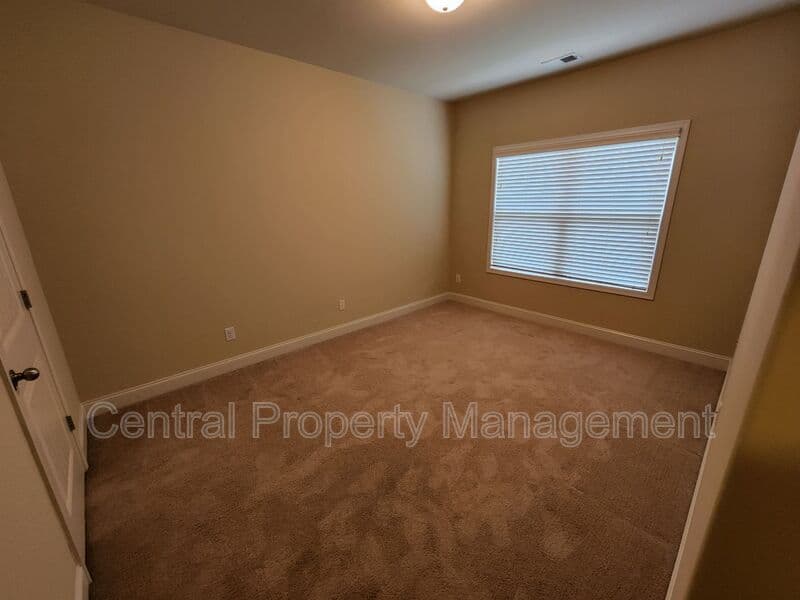 Simpsonville House: 265 Meadow Blossom Way