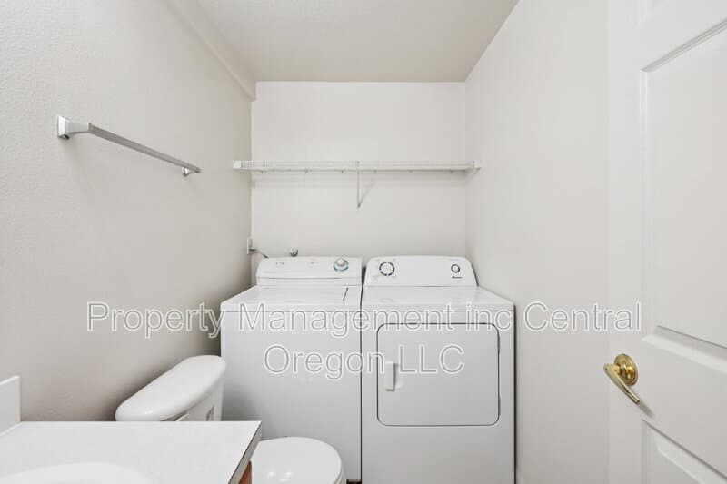 Hubbard Townhome: 2110 Baines Blvd