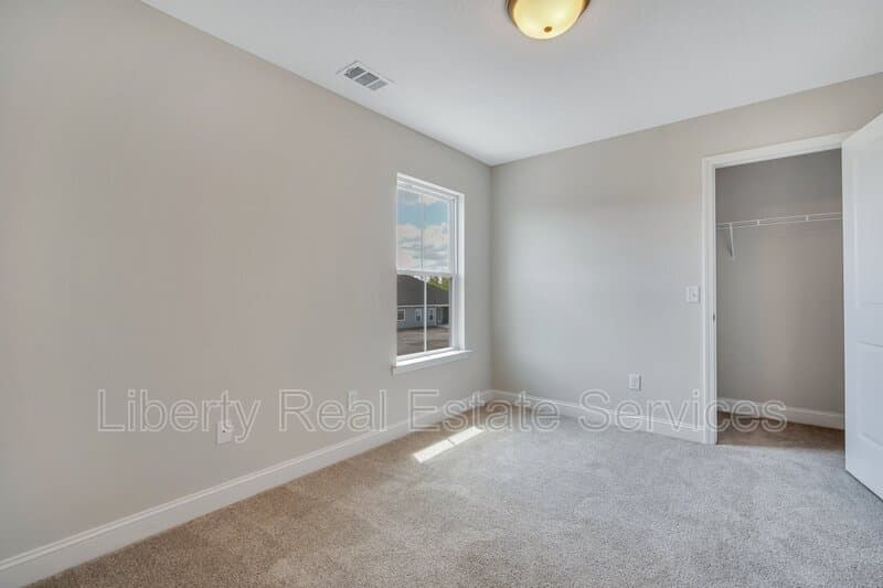 Hinesville House: 88 Fridley Ln