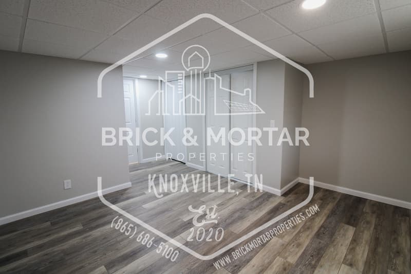 Maryville House: 1731 Lively Road