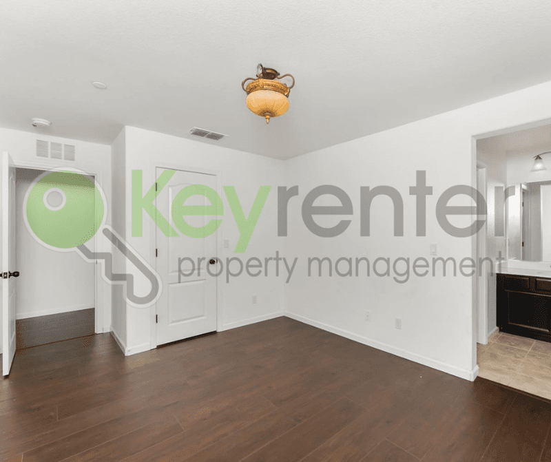 Lincoln House: 1552 Flora Way