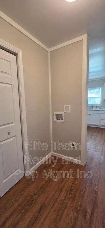 Kings Mountain House: 918 Mountain Crest Dr