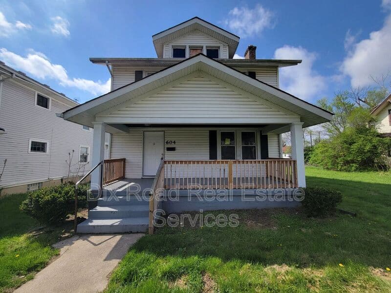 Dayton House: 604 Cambridge Avenue