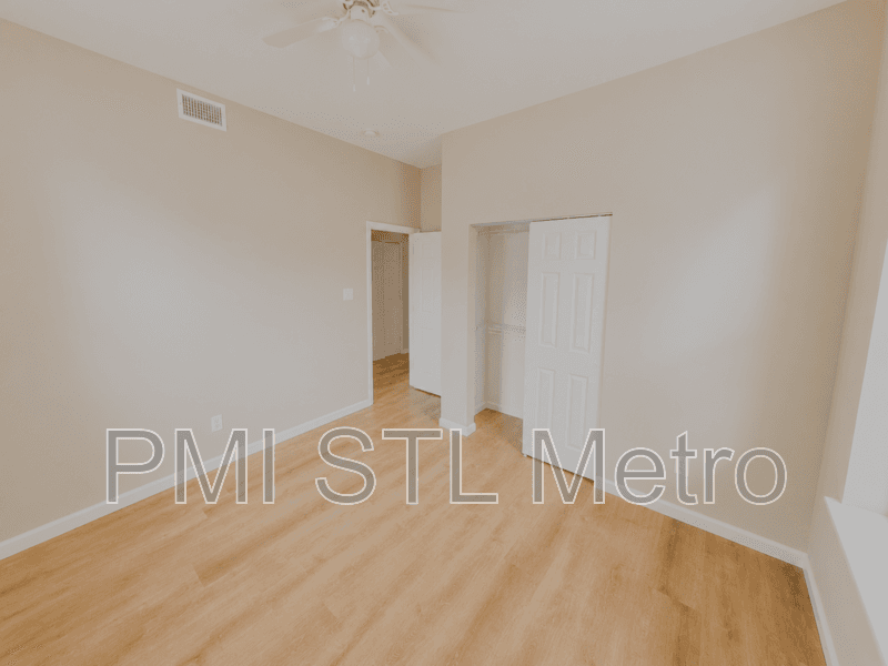 St. Louis Apartment: 3672 Russell Blvd