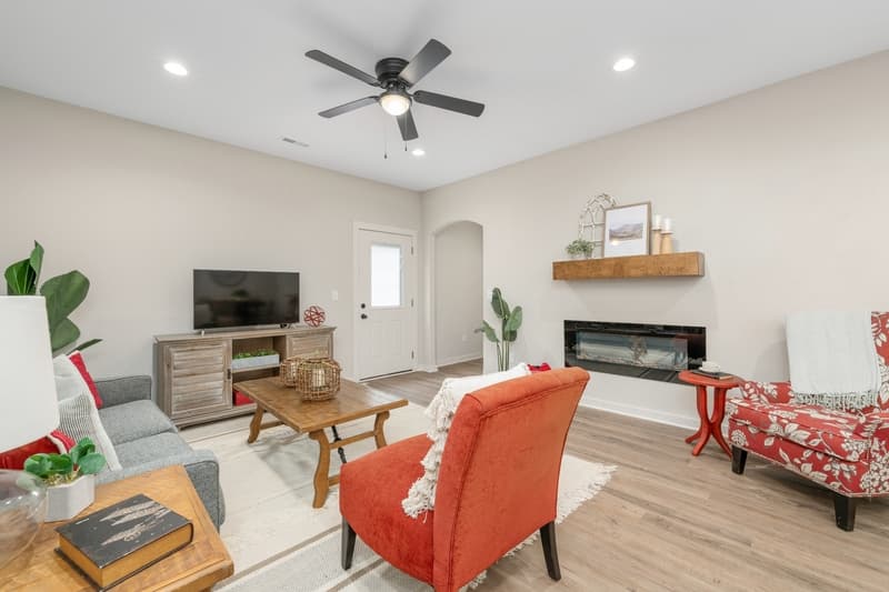 Wichita House: 2865 S Cedar Crest Ct Unit 200