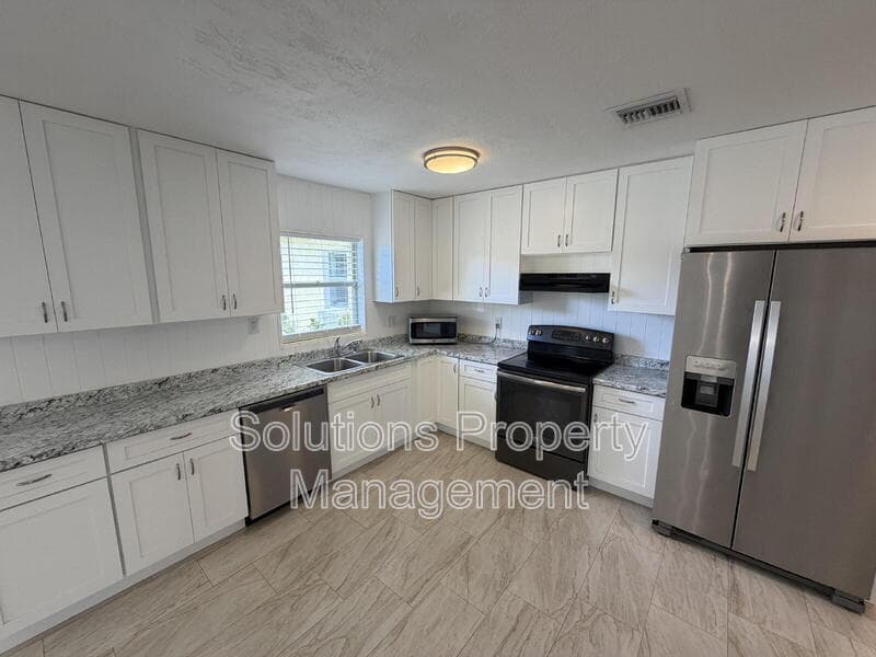Merritt Island House: 510 Orange Ave