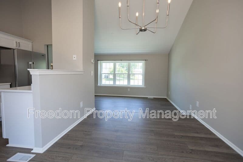 Manassas House: 10116 Wimbledon Ct