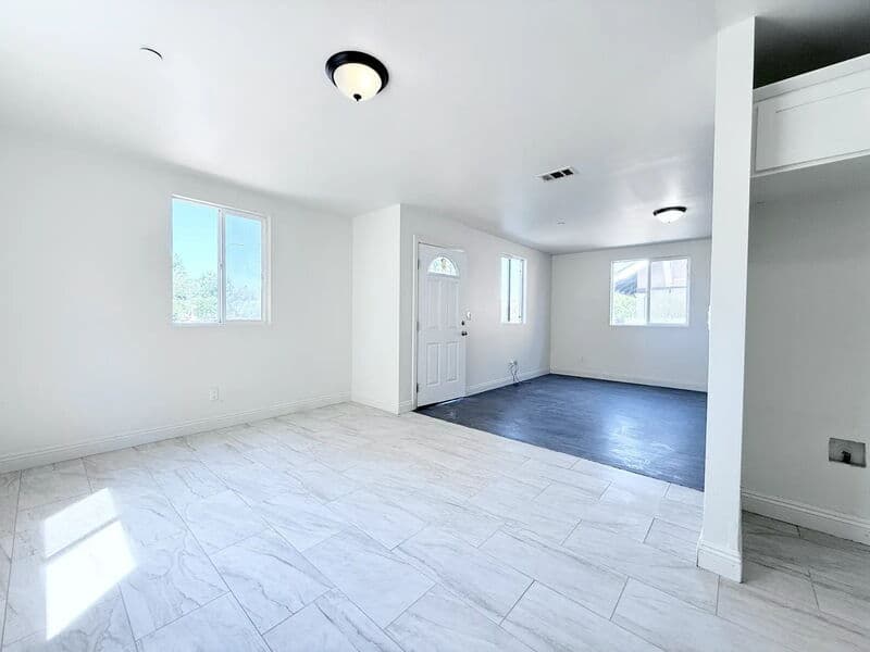 Los Angeles Condo: 1440 East 42nd Street