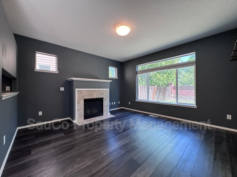 Hillsboro House: 948 SE Elina Ave