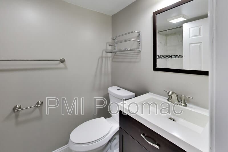 Washington Condo: 1952 Calvert Street Northwest
