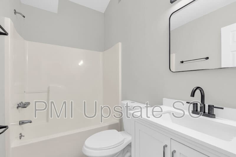Simpsonville House: 244 Oak Valley Drive