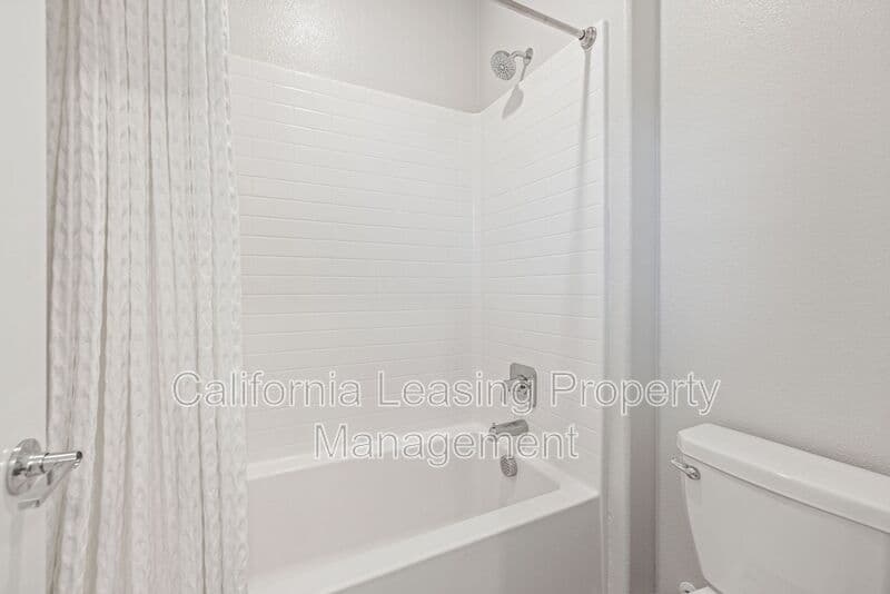Valencia House: 27233 Red Willow Court