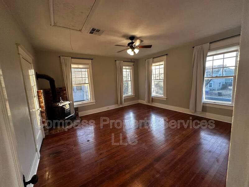 Waco House: 2220 Gorman Ave