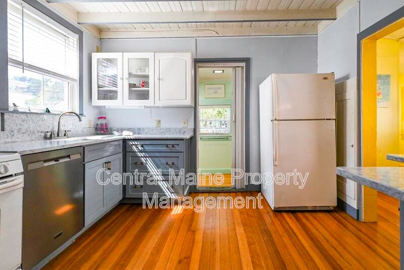 Old Orchard Beach House: 20 13th Street