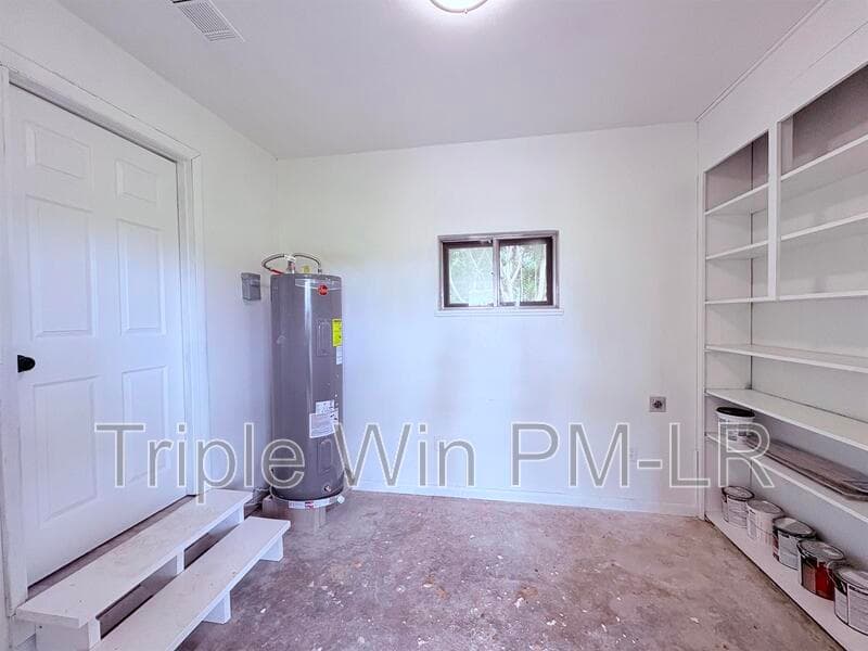 Cabot House: 8475 John Harden Drive