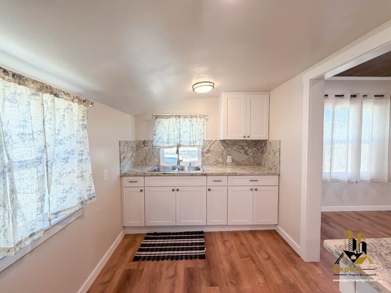 Sacramento House: 305 Wilson Avenue