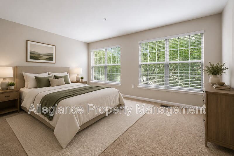 Woodbridge House: 15555 John Diskin Circle