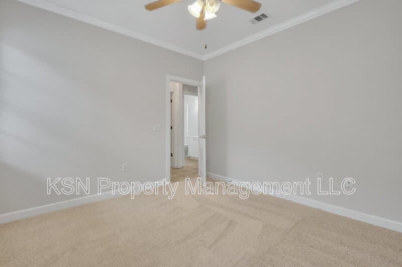 Savannah House: 5 Southernwood Place