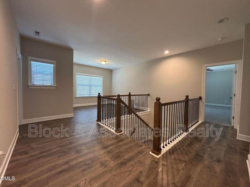 Wake Forest House: 2020 Edens Ridge