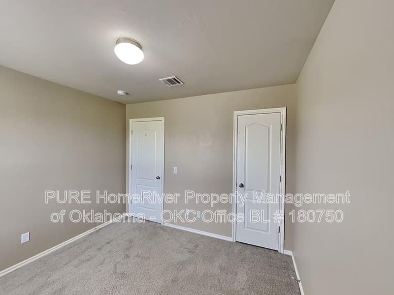 Piedmont House: 11817 NW 134th St