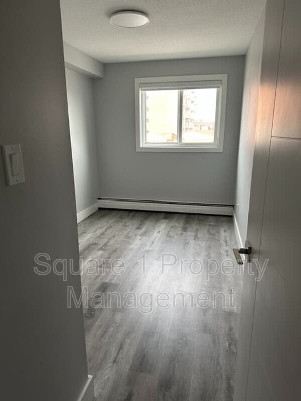 Edmonton Condo: 11045-128 Street