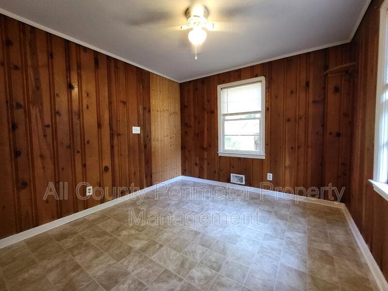 Macon House: 2759 Ellenwood Circle