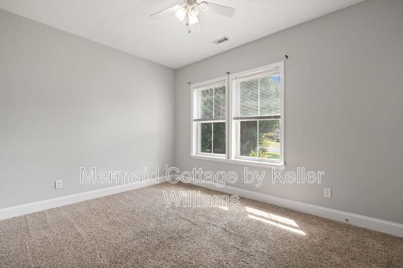 Beaufort House: 50 Spearmint Cir