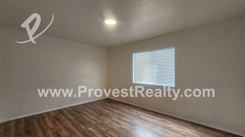Apple Valley House: 17979 Quantico Rd