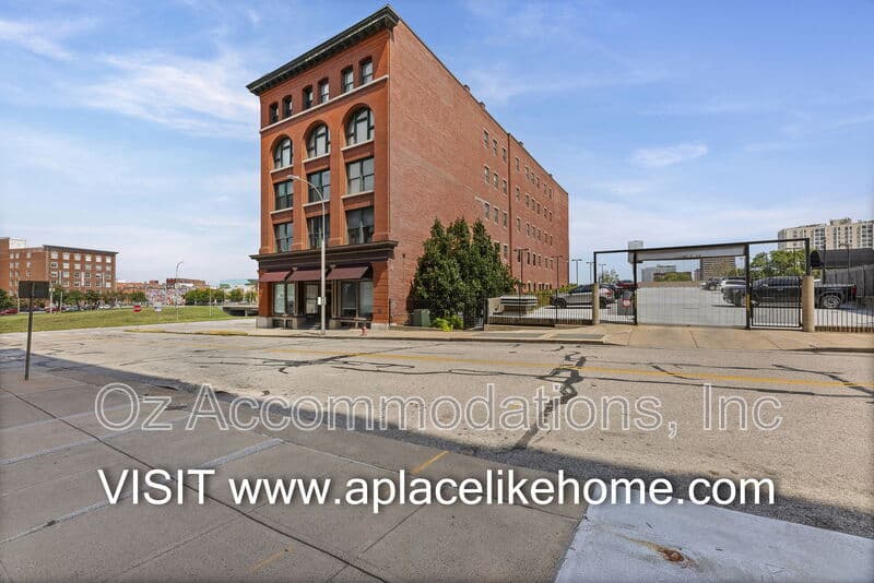 Kansas City Condo: 609 Central St