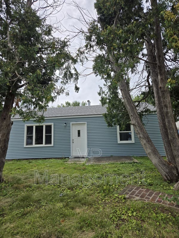 Davenport House: 7425 Oak St