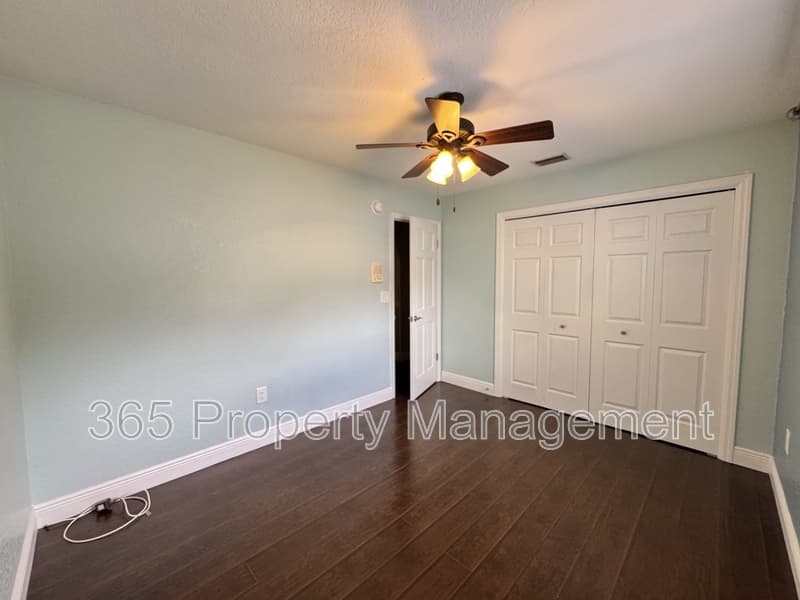Spring Hill House: 6153 Mountain Way Avenue