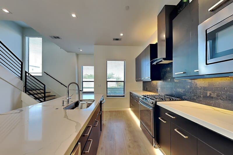 Dallas Townhome: 2000 Park Ave