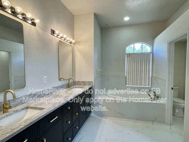 Tampa House: 10014 Cypress Shadow Ave