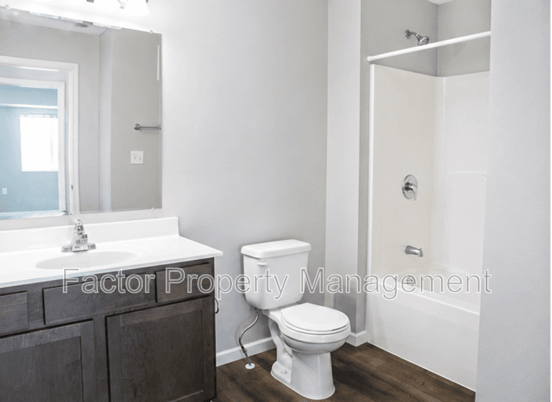Belle Plaine Condo: 561 Elk Street South