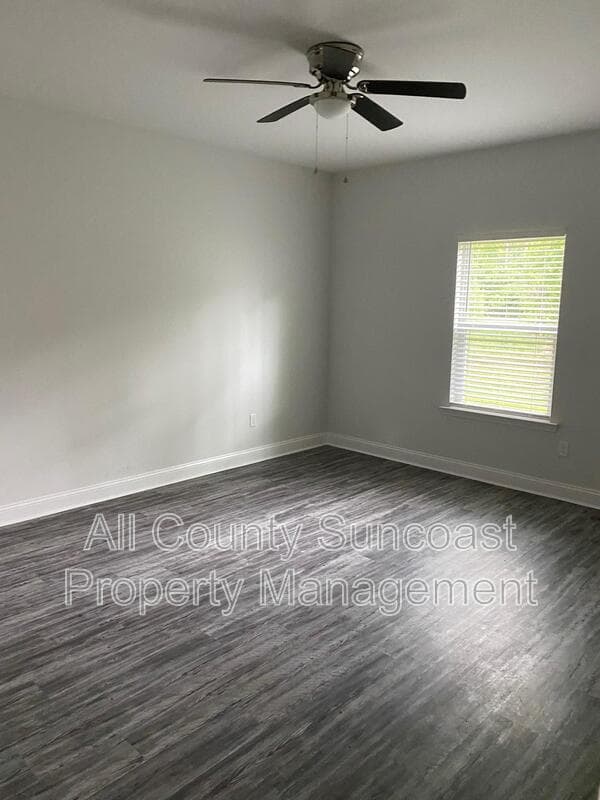 Monticello House: 550 Holly Road
