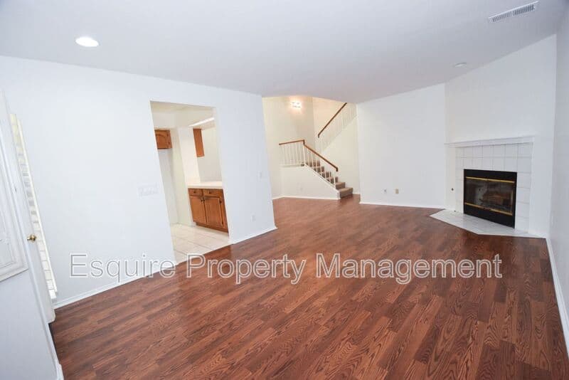 CAMARILLO House: 804 CALLE LOS GATOS