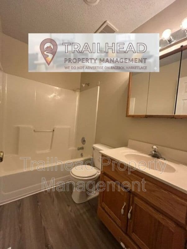 Grain Valley Townhome: 1108 SW Ephraim Dr
