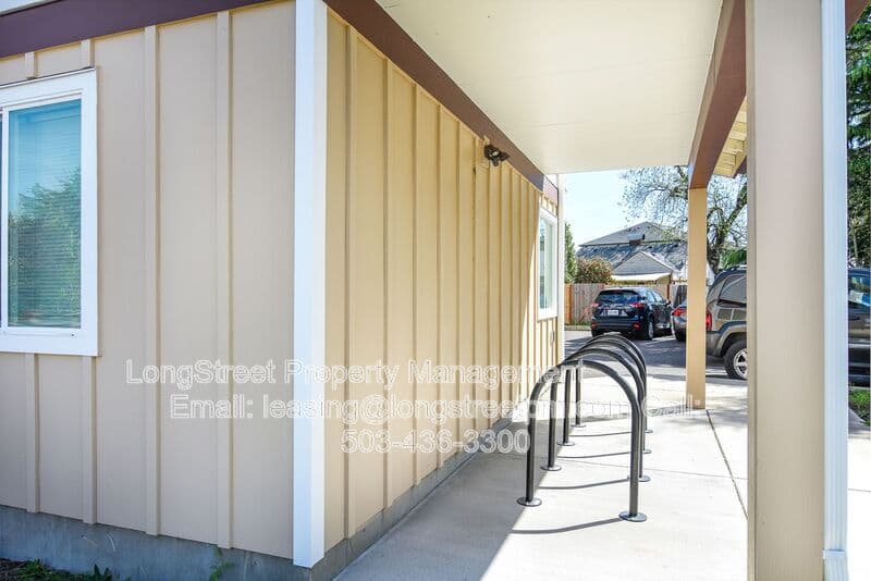Corvallis Townhome: 1960 NW Taylor Ave