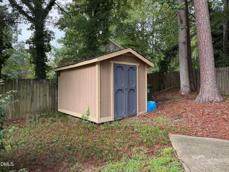 Garner House: 200 Coachman Drive
