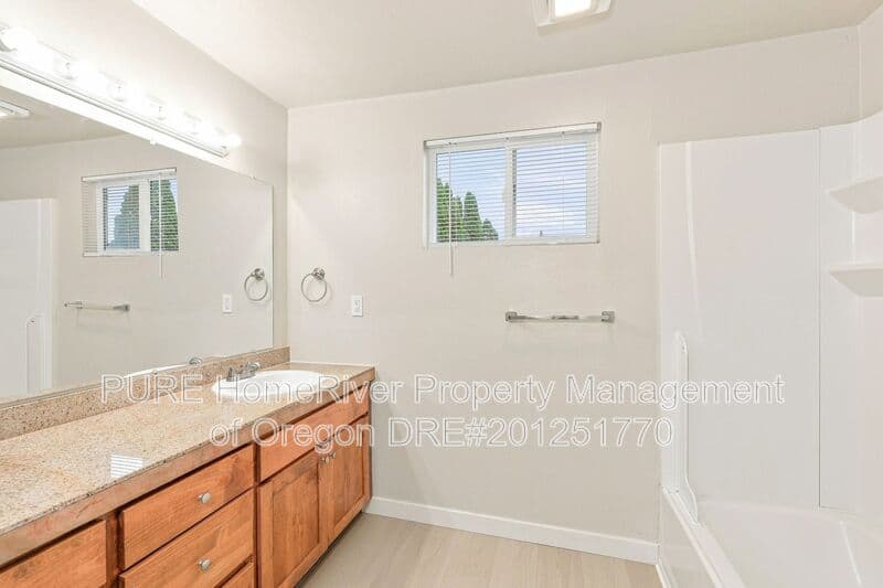 Portland Condo: 10806 NE Prescott Street