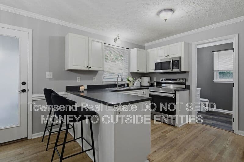 Fayetteville House: 2130 Hull Rd.
