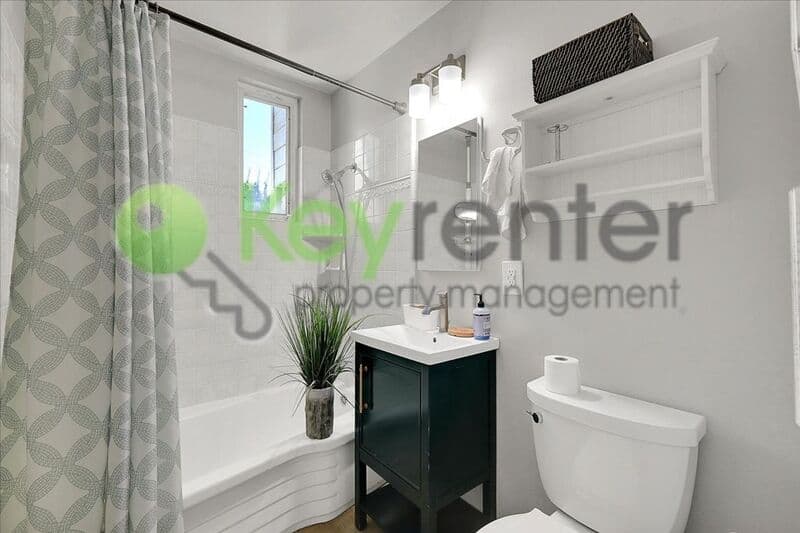 Sacramento House: 2169 Perkins Way